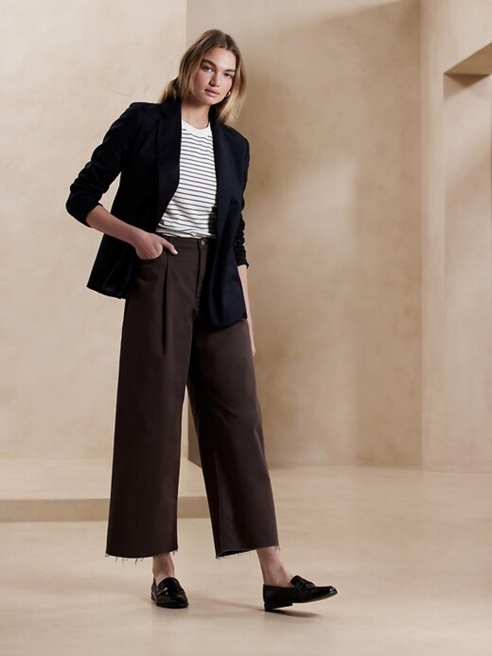 NWT Banana Republic Wide Leg Cropped Jeans in Truffle